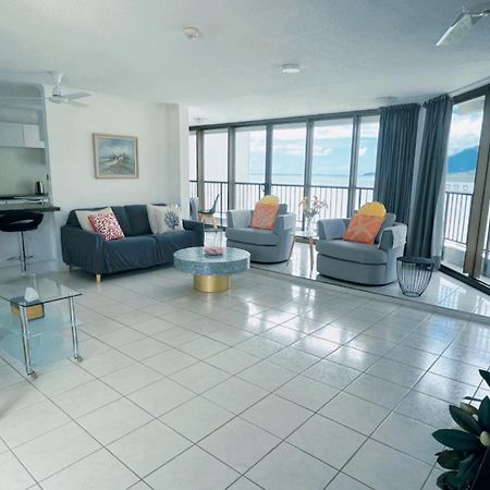Cairns Ocean View Apartment In Aquarius Buitenkant foto