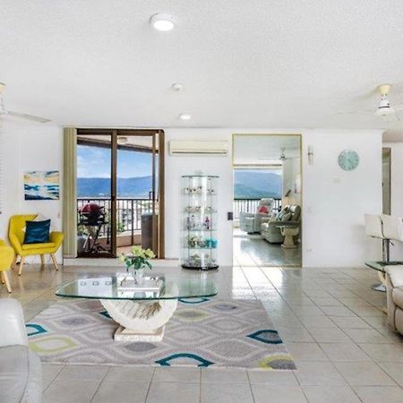 Cairns Ocean View Apartment In Aquarius Buitenkant foto