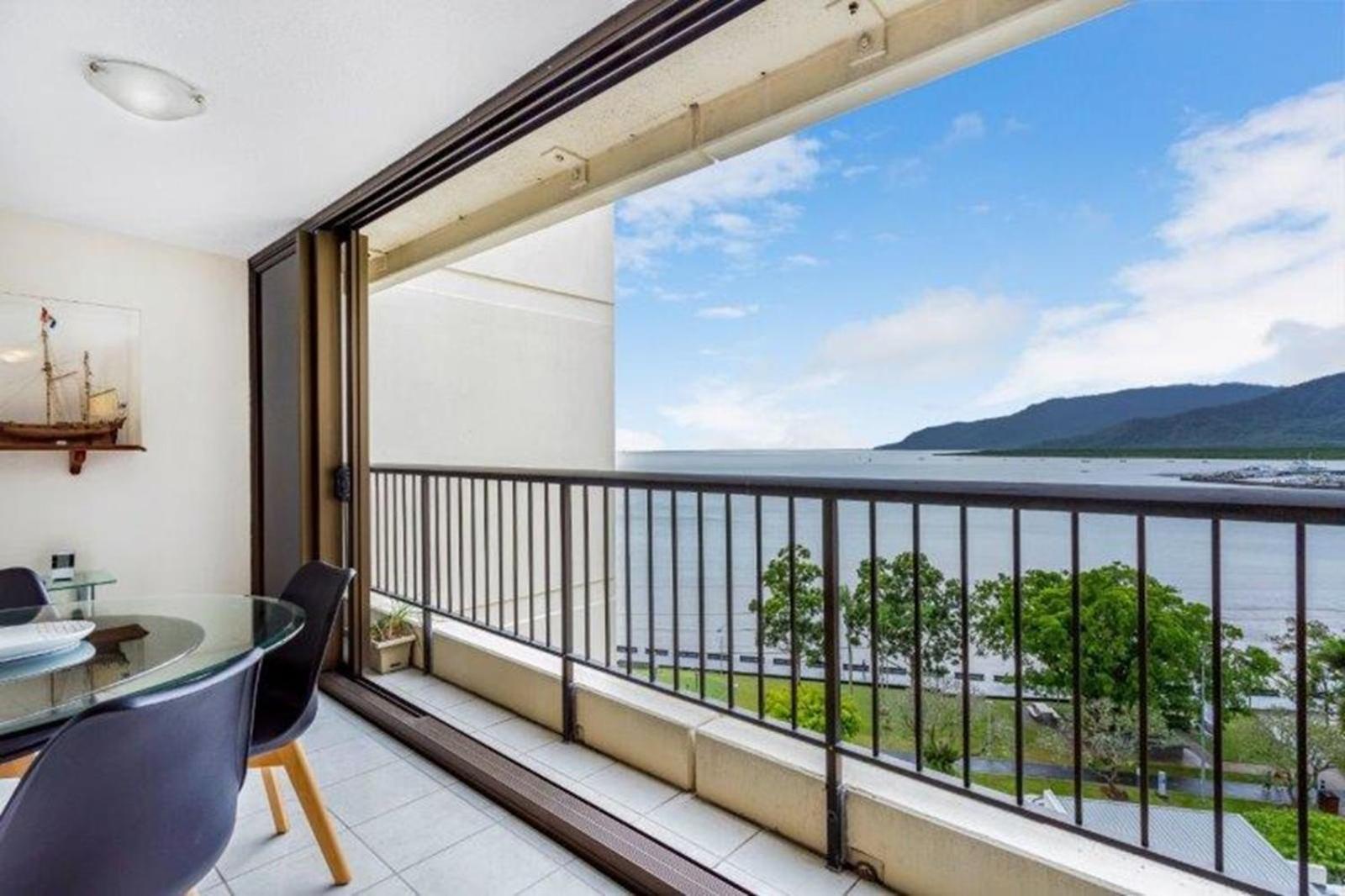 Cairns Ocean View Apartment In Aquarius Buitenkant foto
