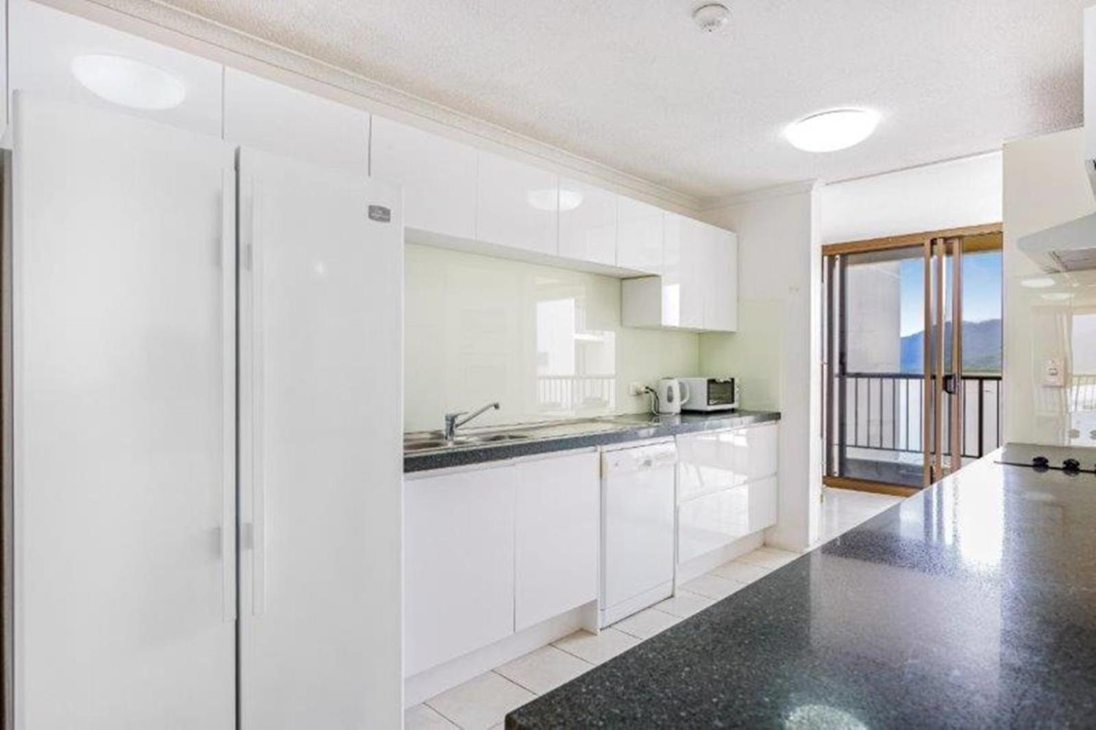 Cairns Ocean View Apartment In Aquarius Buitenkant foto