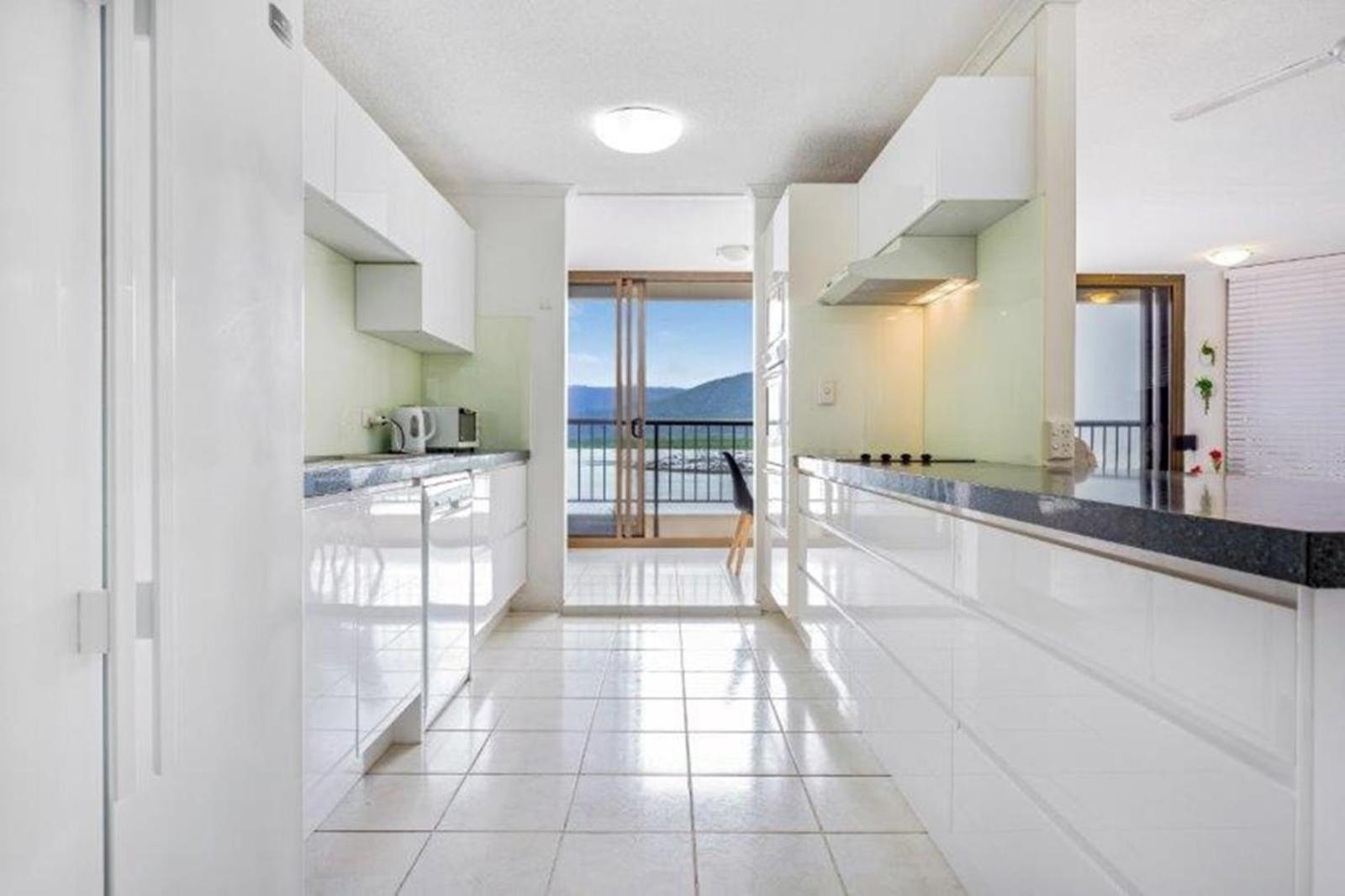 Cairns Ocean View Apartment In Aquarius Buitenkant foto