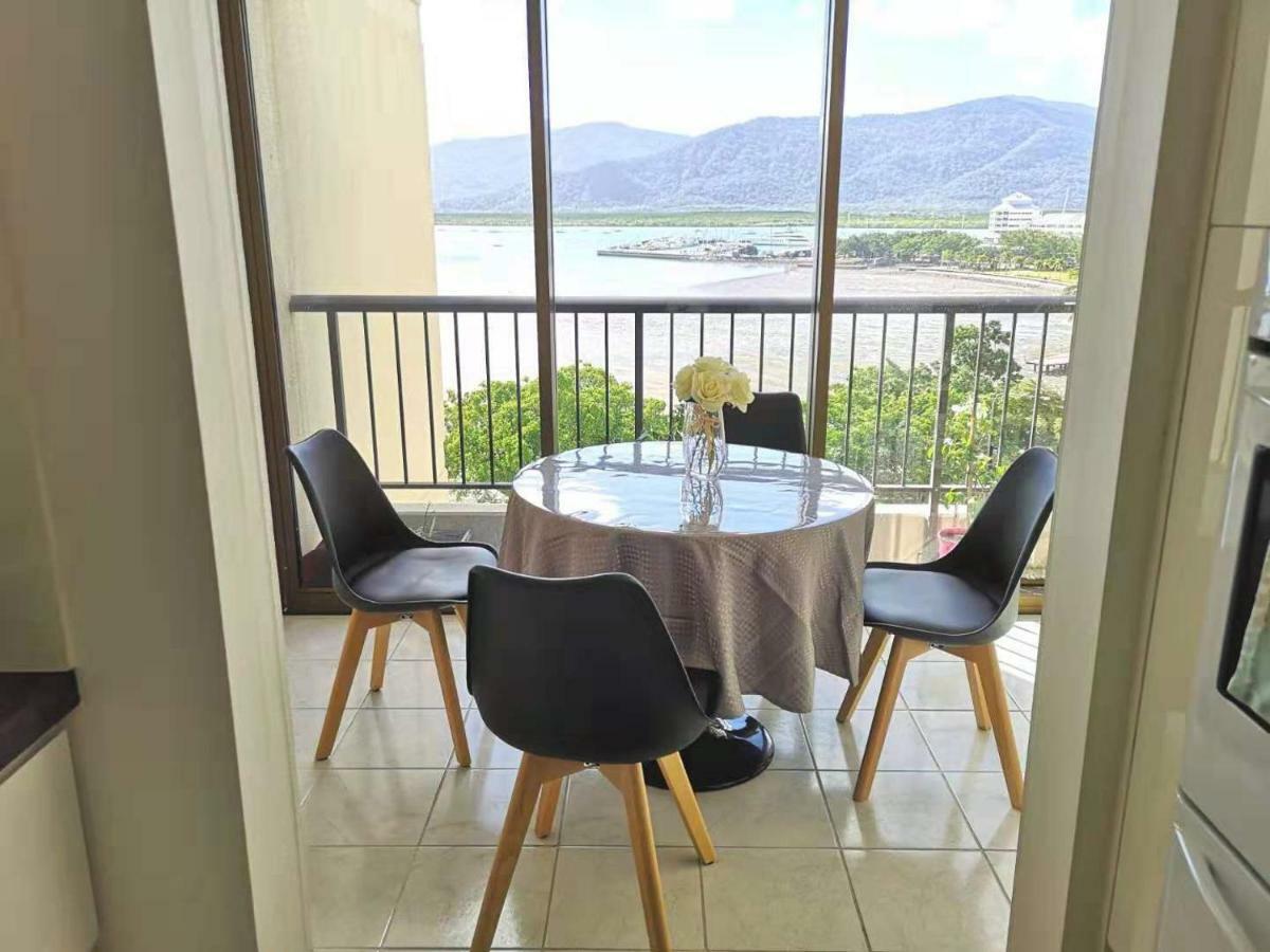 Cairns Ocean View Apartment In Aquarius Buitenkant foto